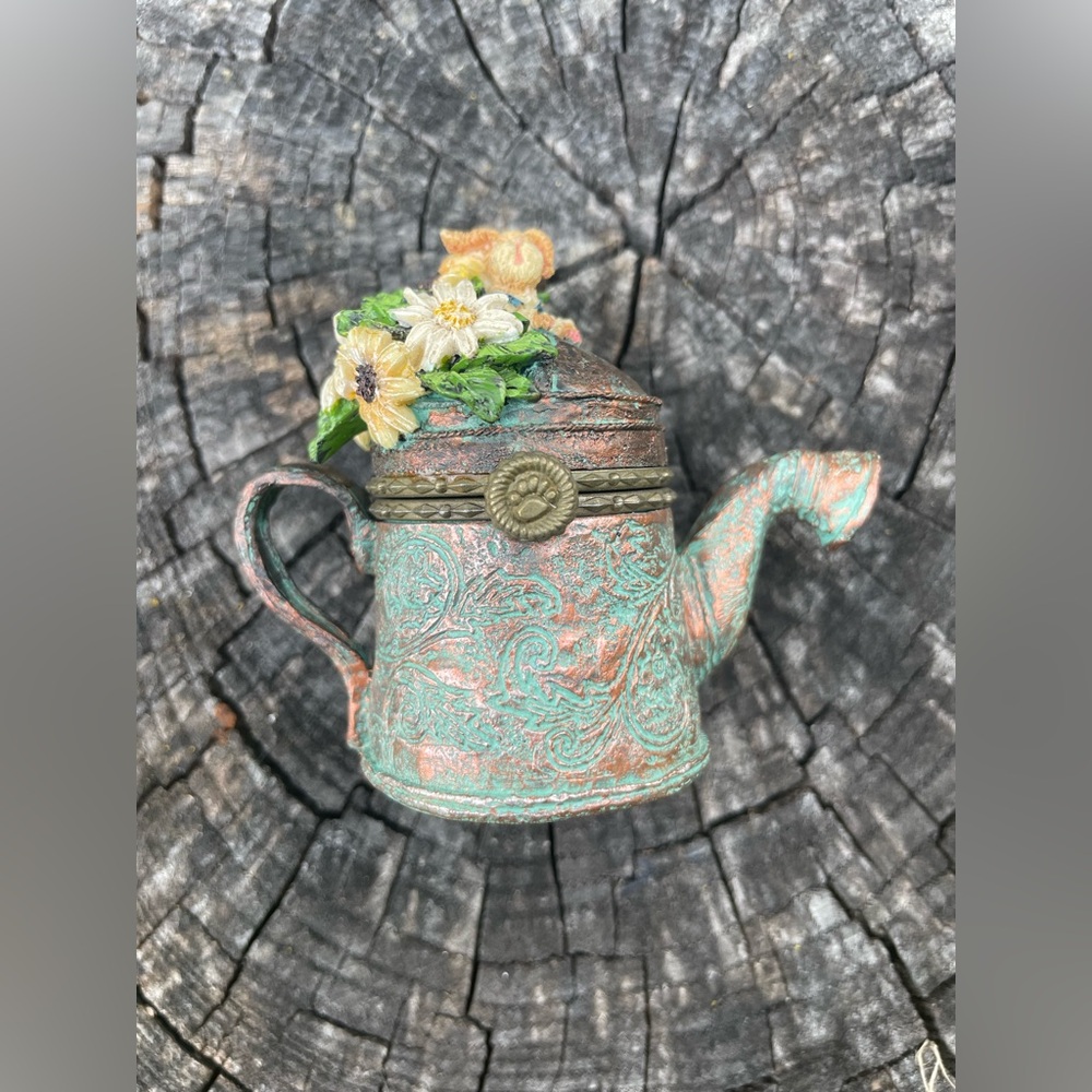 Vintage Boyd’s Bear Tillie’s Watering Can - Picture 2 of 14